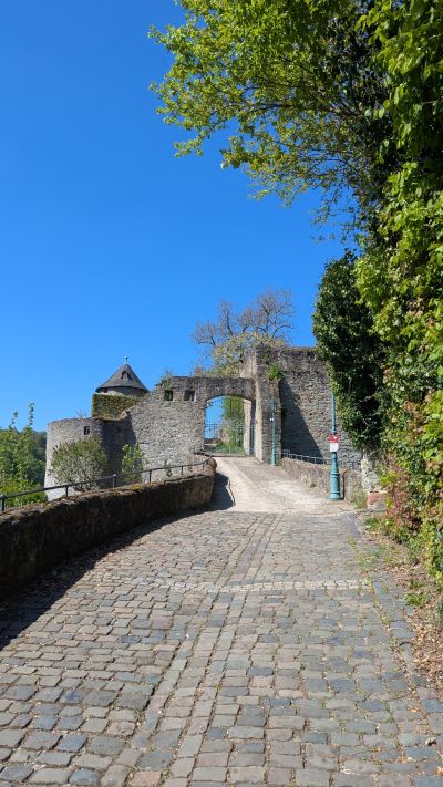 Ostseite noch ein Stück weiter